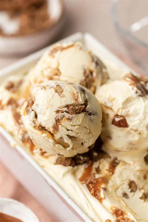 Incredible Pecan Praline Ice Cream (No-Churn) | Emma Duckworth Bakes