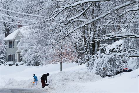 Flights canceled, roads hazardous as winter storm pummels New England