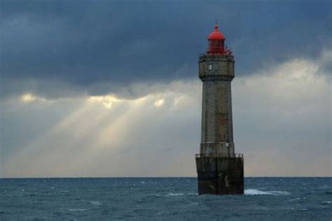 La jument lighthouse keeper - comdop