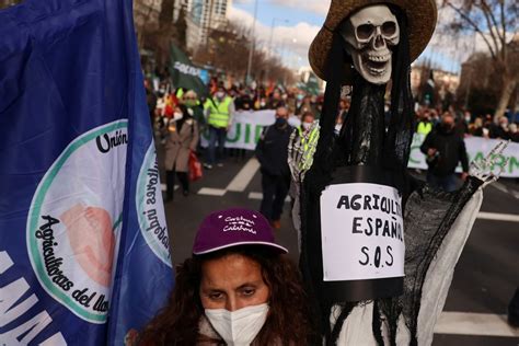 Thousands of farmers protest in Madrid against Spain’s agricultural ...