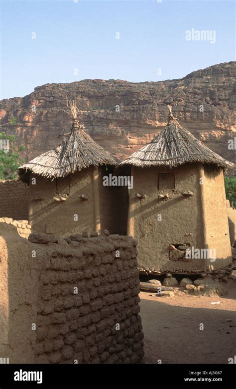 Dogon architecture hi-res stock photography and images - Alamy