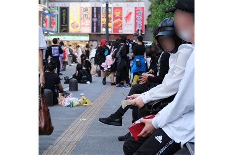 【写真】「トー横キッズ」の少女を売りさばく歌舞伎町・悪徳スカウトの手口｜NEWSポストセブン - Part 2