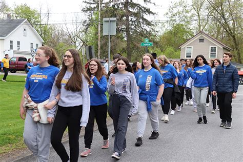 Holy Cross Academy walks for heart-health | The Catholic Sun