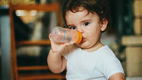 Why Can't Babies Drink Water? The Risks and Benefits | Baby Water