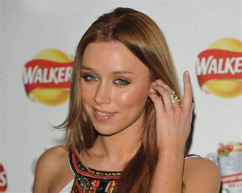 Classify Irish singer Una Healy