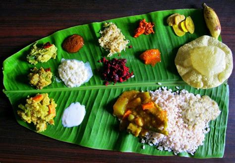 Eating on banana leafs in Kerala - the best way to eat thali. Even ...