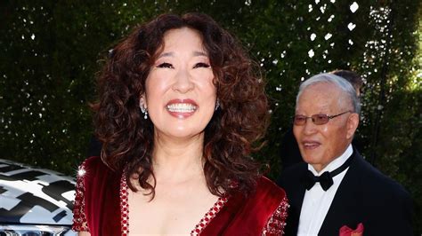 Sandra Oh Brought Her Parents to the Emmy Awards, and Twitter Users Are ...