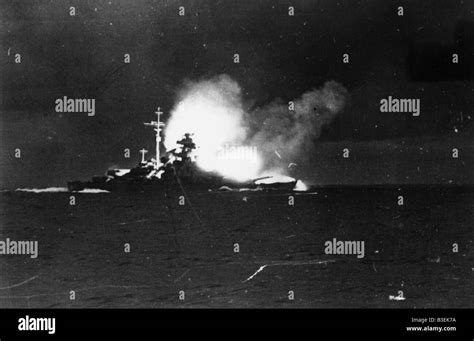 Sinking of Battleship Bismarck 1941 Stock Photo - Alamy