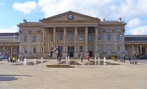 Huddersfield Train Station © Mike Smith :: Geograph Britain and Ireland