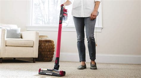 Shark Rocket Pet Pro Cordless Stick Vacuum (IZ162H) Review