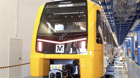 Drivers Get First Chance to Try Out New Stadler Class 555 Metro Train ...