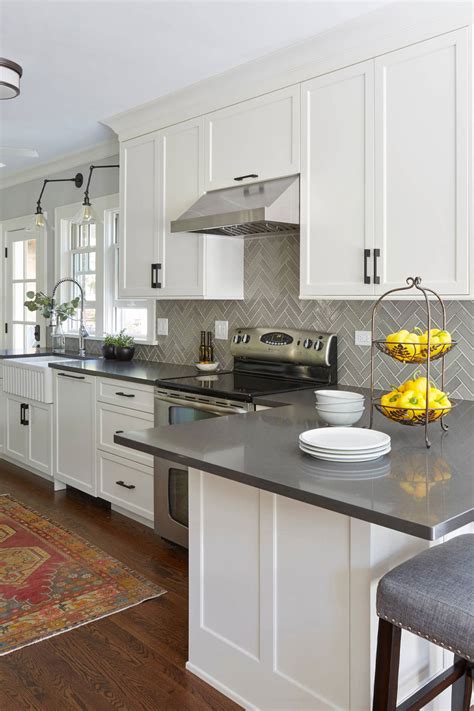 30+ White Kitchen Cabinets With Grey Countertops – HomeDecorish