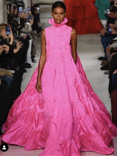 Maison Valentino pink dress | Dresses, Pink dress, Formal dresses long