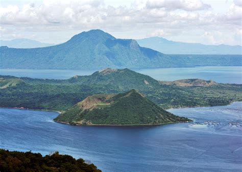 The Aftermath of Taal Volcano Eruption Tourism Halts, Locals Resist ...