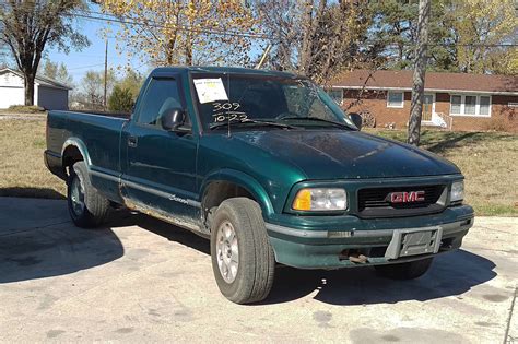 1994 GMC Sonoma SLS Wideside 4x2 Club Coupe 6 ft. box 5-spd manual w/OD