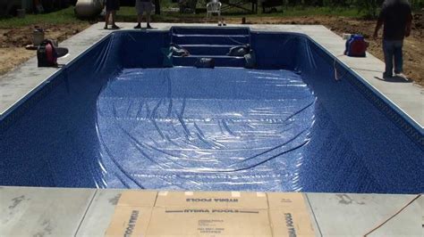 Vinyl Swimming Pool Repair