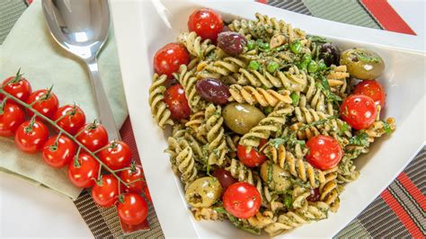 Pesto Fusilli Pasta Salad - Online Culinary School (OCS)