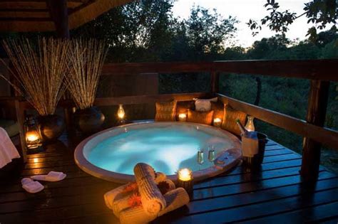 Romantic Hot Tub Ideas: Valentine's Day Edition! | Jacuzzi outdoor ...