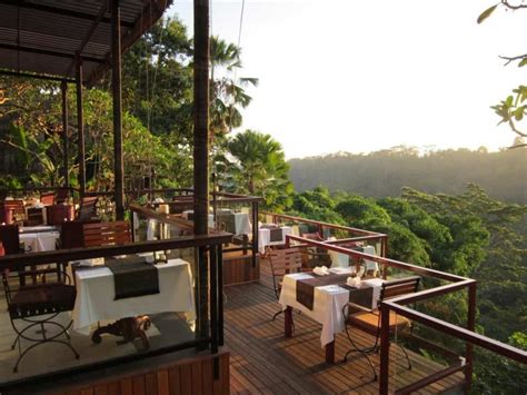 10 Restaurants That Have Stunning Views