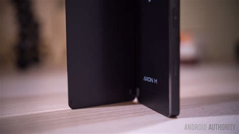 ZTE Axon M review: dual screen, single-minded