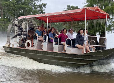 AIRBOAT SWAMP TOURS - Atchafalaya Basin Landing Airboat Swamp Tours