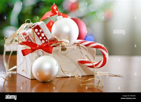 Box with Christmas decorations Stock Photo - Alamy