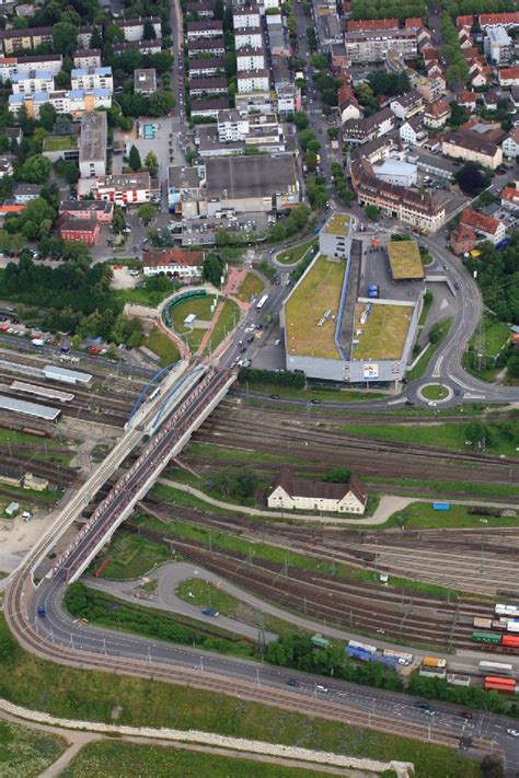 Weil am Rhein aus der Vogelperspektive: Gebäude des Einkaufszentrum ...