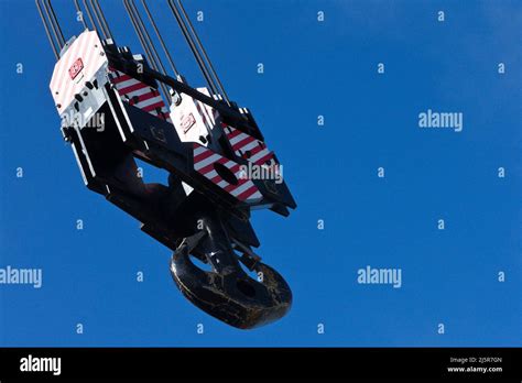 Crane Lifting Hook Stock Photo - Alamy