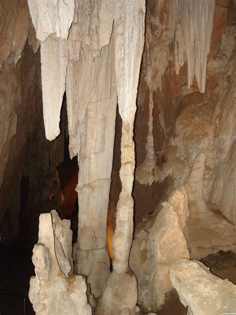 Stalagmite And Stalactite Meet / Stalactites and stalagmites are among ...