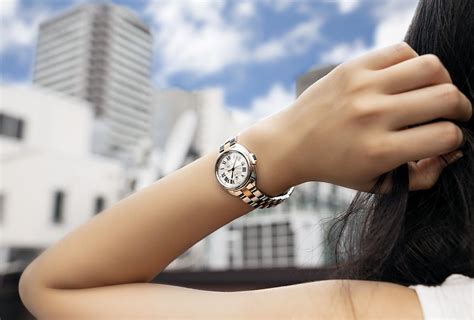 6 Luxury Watches For Women With Infinite Elegance - The Watch Company