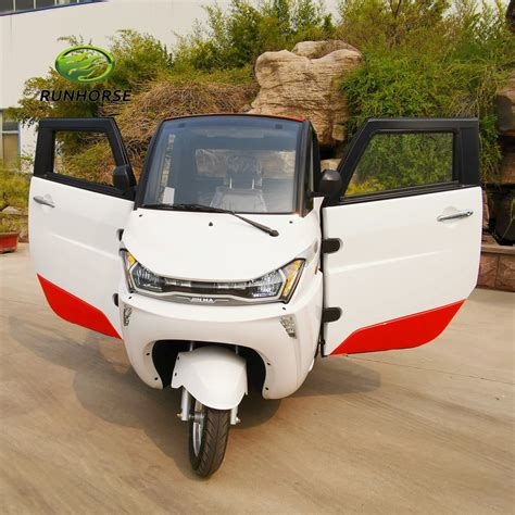 EEC L2e 1500W 3 Wheel Enclosed Electric Cabin Scooter - China Passenger ...