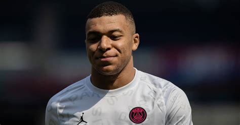 Pundit makes astonishing Kylian Mbappe claim about Leeds United move