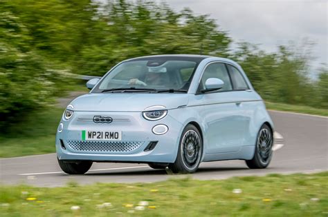 Fiat 500 Electric Review 2023 | heycar