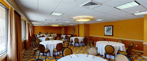 Function & Wedding Hall in North Shore - DoubleTree Boston North Shore