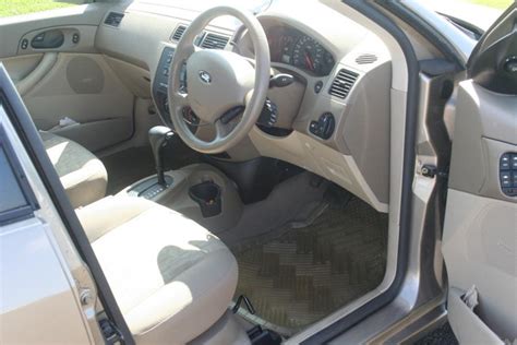 2005 ford focus interior photos