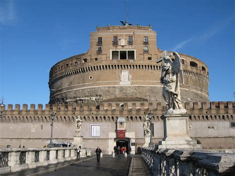 Visit Castel Sant Angelo in the evening as to enjoy the beautiful ...