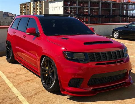 10 Photos Of Slammed SUVs That Are Actually Sick