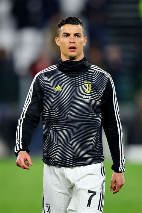 Juventus Trikot Ronaldo - image analysis english