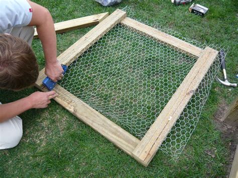 Chicken Wire Garden Fence Diy