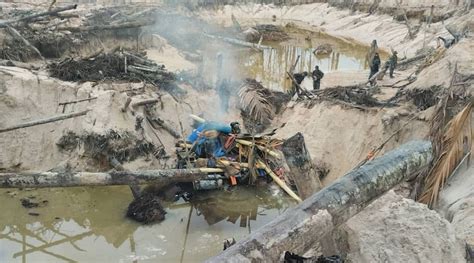 Illegal mine collapse buries gold workers in the Venezuelan Amazon ...