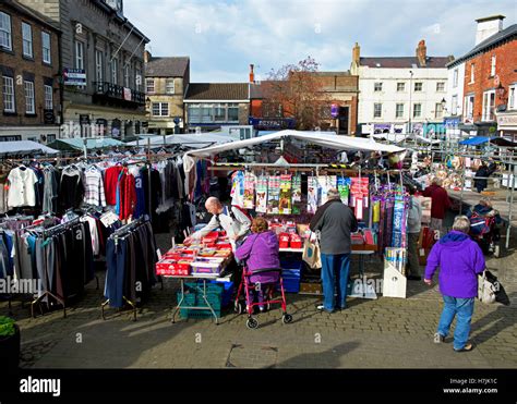 Market stalls knaresborough north yorkshire hi-res stock photography ...