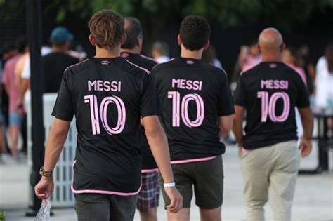 Messi mania culminates outside his first Inter Miami match