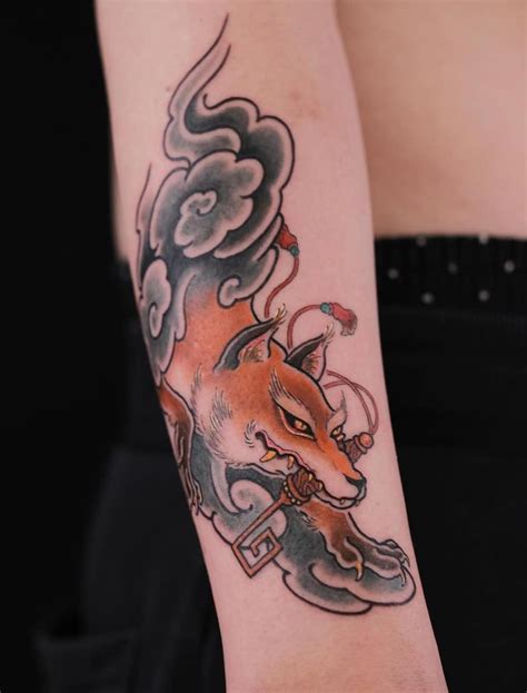 Unleash the Power of the Nine Tailed Fox: Japanese Tattoo Inspiration ...