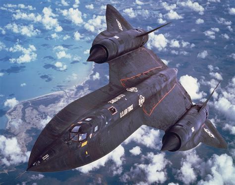 Rare Photos Of The SR-71 Blackbird Show Its Amazing History