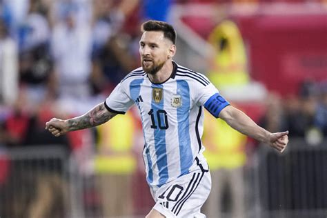 Lionel Messi says the 2022 World Cup will be 'the last one' - Yahoo Sports