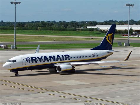 Ryanair anuncia pedido de 175 Boeing 737 por US$ 15,6 bilhões - HANGAR ...