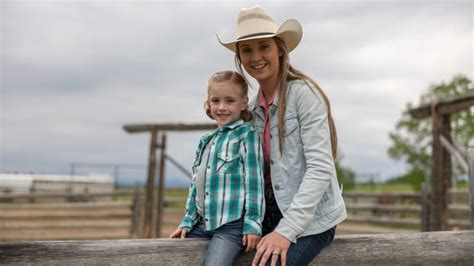 Amber Marshall on Her 'Heartland' Family, Overcoming Loss & Amy Finding ...