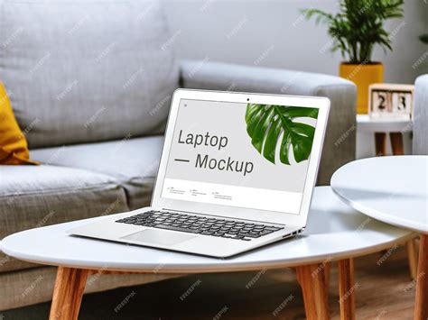 Premium PSD | Laptop on table mockup