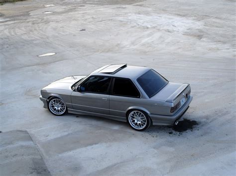 BMW e30 Review: 1985 BMW E30 333i