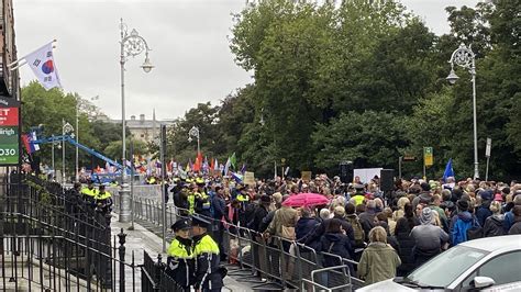 Rival protests in Dublin kept apart by gardaí